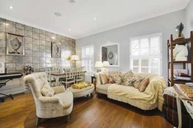  Image of 2 bedroom Maisonette to rent in St. Anns Road London W11 at St Anns Road  London, W11 4SR