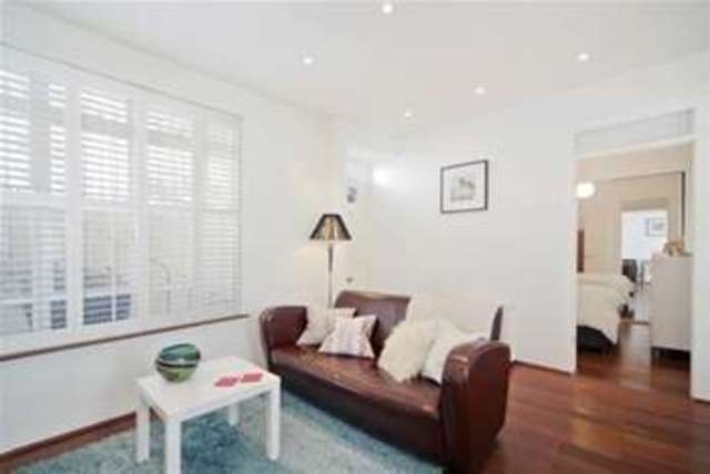  Image of 1 bedroom Property to rent in St. Georges Square London SW1V at London, SW1V 2HP