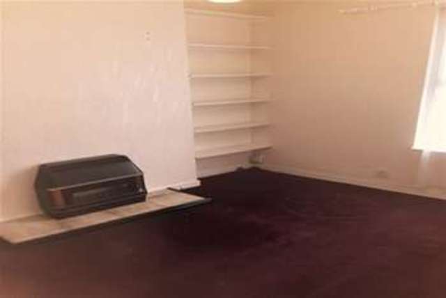  Image of 2 bedroom Flat to rent in Grenville Road Plymouth PL4 at Plymouth, PL4 9QD