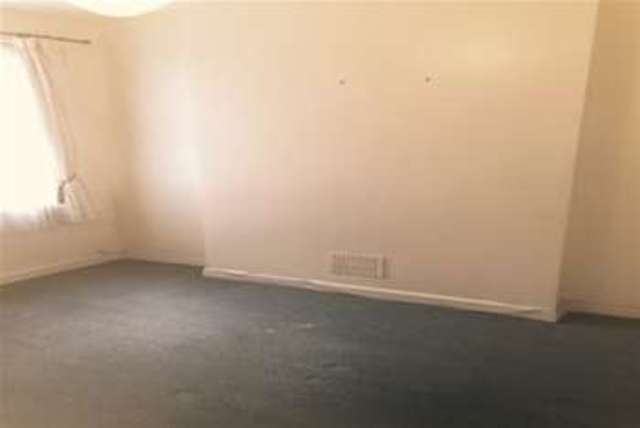  Image of 2 bedroom Flat to rent in Grenville Road Plymouth PL4 at Plymouth, PL4 9QD