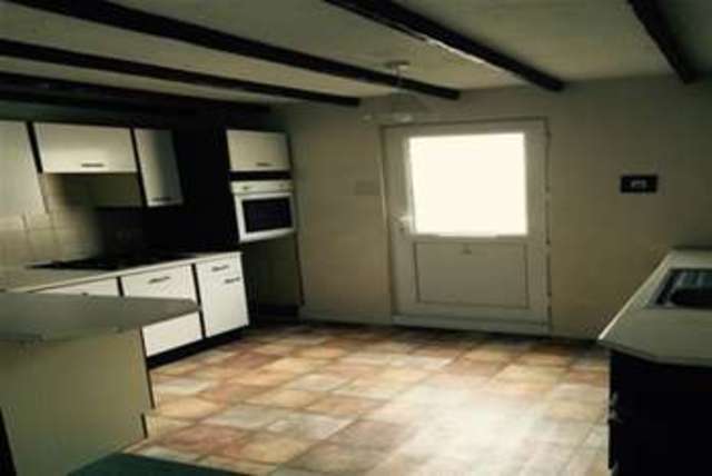  Image of 2 bedroom Flat to rent in Grenville Road Plymouth PL4 at Plymouth, PL4 9QD