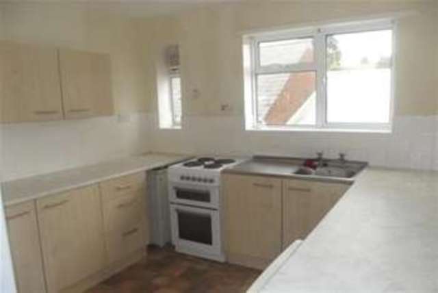  Image of 3 bedroom Flat to rent in Magdalen Road Exeter EX2 at Exeter, EX2 4TA