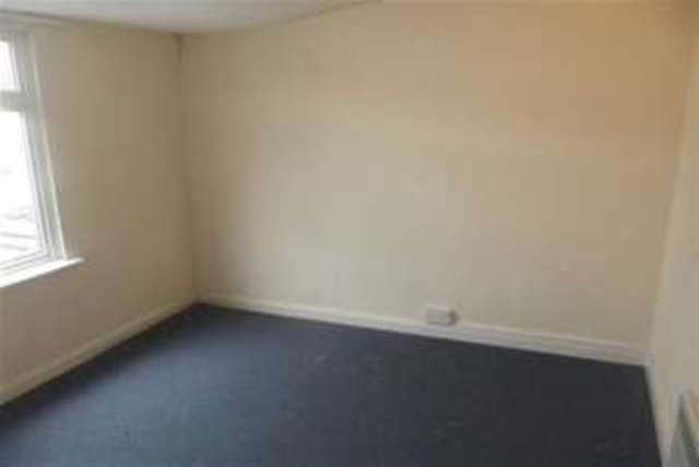  Image of 3 bedroom Flat to rent in Magdalen Road Exeter EX2 at Exeter, EX2 4TA