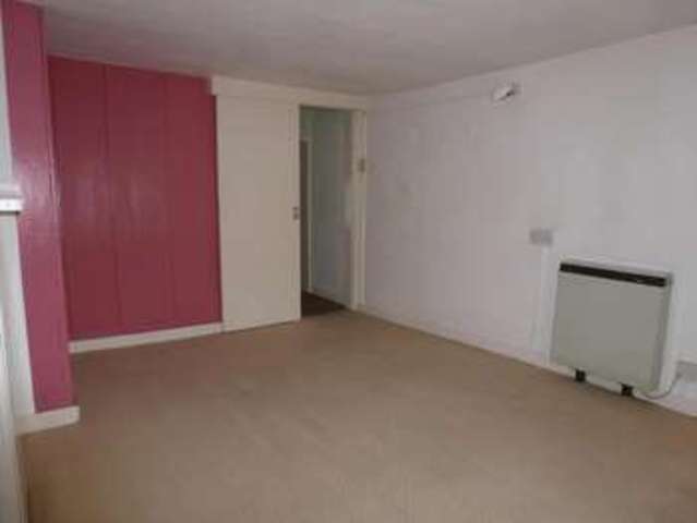  Image of 1 bedroom Terraced house to rent in St. Margarets Road Lowestoft NR32 at Lowestoft, NR32 4HS