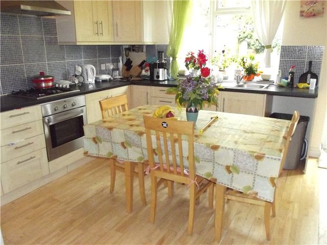  Image of 3 bedroom Semi-Detached house for sale in Stanhope Road Reading RG2 at Reading Berkshire Whitley, RG2 7HW