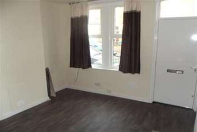  Image of 2 bedroom Detached house to rent in Stanley Road Forest Fields Nottingham NG7 at Nottingham, NG7 6HQ