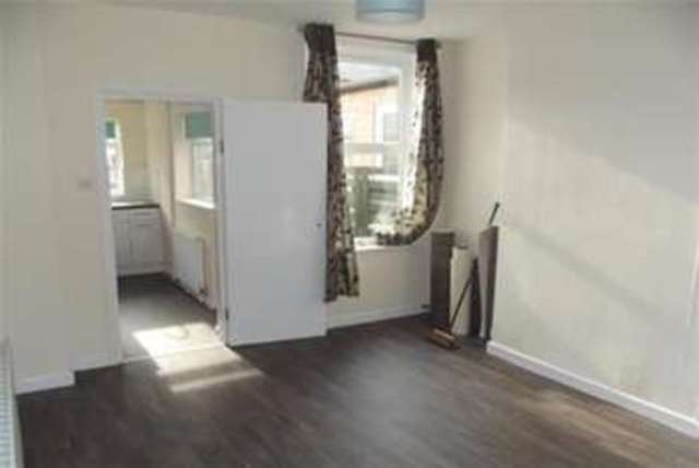  Image of 2 bedroom Detached house to rent in Stanley Road Forest Fields Nottingham NG7 at Nottingham, NG7 6HQ