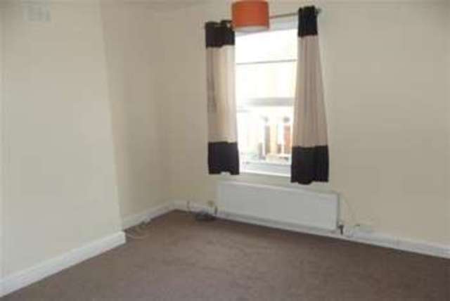  Image of 2 bedroom Detached house to rent in Stanley Road Forest Fields Nottingham NG7 at Nottingham, NG7 6HQ
