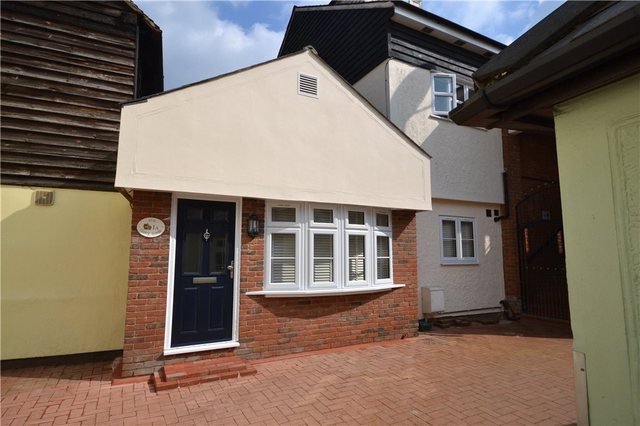 Image of 2 bedroom Maisonette to rent in Lower Street Stansted CM24 at Stansted Mountfitchet Essex Stansted Mountfitchet, CM24 8LY