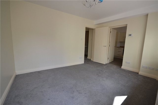  Image of 2 bedroom Maisonette to rent in Lower Street Stansted CM24 at Stansted Mountfitchet Essex Stansted Mountfitchet, CM24 8LY