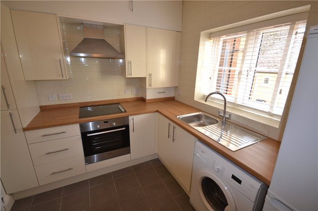  Image of 2 bedroom Maisonette to rent in Lower Street Stansted CM24 at Stansted Mountfitchet Essex Stansted Mountfitchet, CM24 8LY