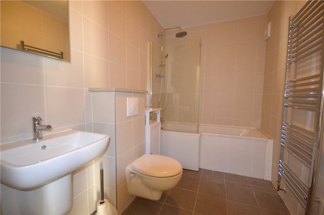  Image of 2 bedroom Maisonette to rent in Lower Street Stansted CM24 at Stansted Mountfitchet Essex Stansted Mountfitchet, CM24 8LY