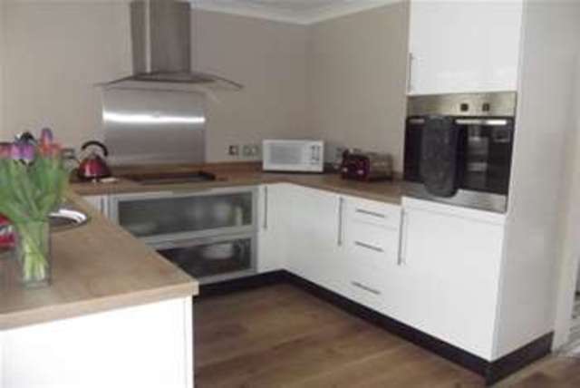  Image of 3 bedroom Semi-Detached house to rent in Parkers Road Starcross Exeter EX6 at Exeter, EX6 8QL