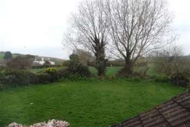  Image of 3 bedroom Semi-Detached house to rent in Parkers Road Starcross Exeter EX6 at Exeter, EX6 8QL