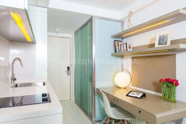  Image of Studio flat to rent in Chalk Farm Road London NW1 at Chalk Farm Road Camden Town London, NW1 8AJ