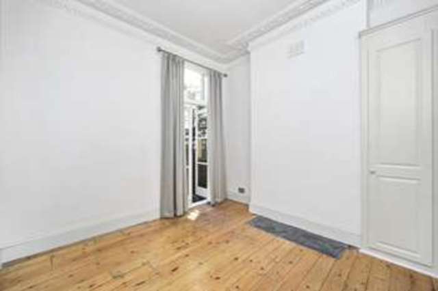  Image of 2 bedroom Ground Flat to rent in Sugden Road London SW11 at Sugden Road  London, SW11 5EB