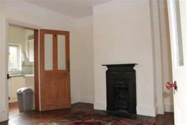  Image of 2 bedroom Terraced house to rent in Grove Footpath Surbiton KT5 at Surbiton, KT5 8AT
