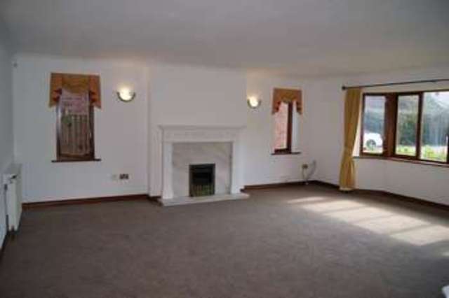  Image of 4 bedroom Bungalow to rent in The Balk Walton Wakefield WF2 at Walton Wakefield Walton, WF2 6JZ