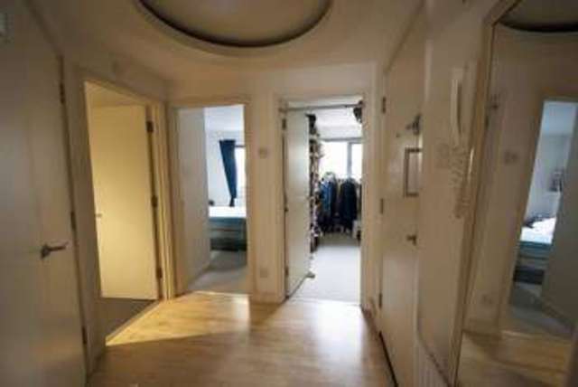  Image of 2 bedroom Flat to rent in Mile End Road London E1 at London Stepney Green, E1 4TL
