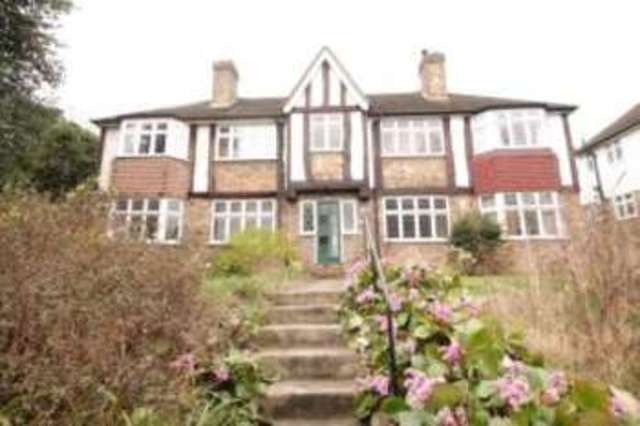  Image of 2 bedroom Flat for sale in The Knoll Beckenham BR3 at Beckenham  Beckenham, BR3 5JW
