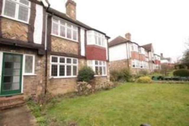  Image of 2 bedroom Flat for sale in The Knoll Beckenham BR3 at Beckenham  Beckenham, BR3 5JW
