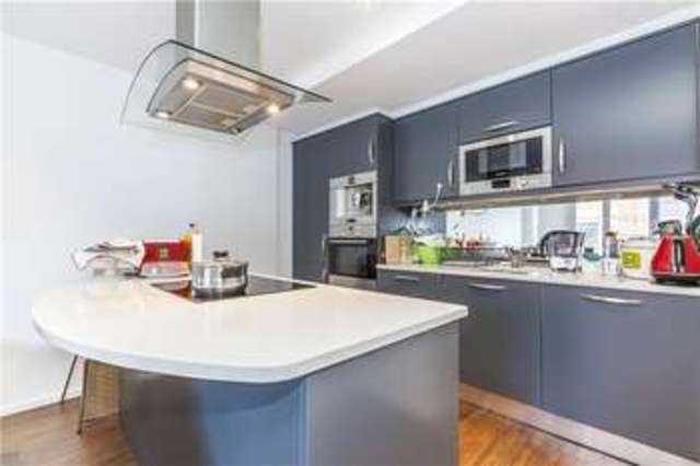  Image of 2 bedroom Flat for sale in Western Gateway London E16 at 18 Western Gateway London North Woolwich, E16 1BL