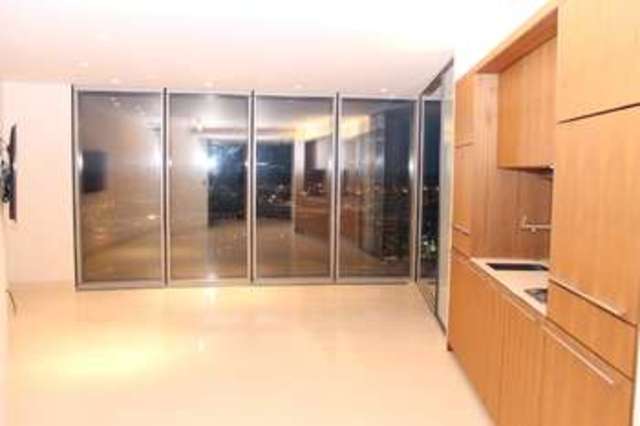  Image of 1 bedroom Flat to rent in St. George Wharf London SW8 at One St. George Wharf  Vauxhall, SW8 2LE