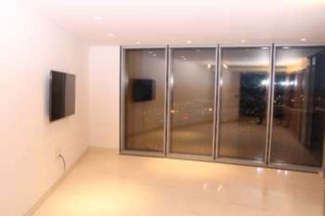  Image of 1 bedroom Flat to rent in St. George Wharf London SW8 at One St. George Wharf  Vauxhall, SW8 2LE