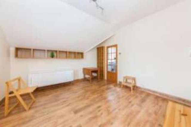  Image of Flat for sale in High Street Nutfield Redhill RH1 at High Street Redhill Nutfield, RH1 4HQ