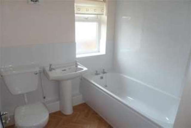  Image of 3 bedroom Terraced house to rent in Tilbury Rise Nottingham NG8 at Nottingham, NG8 6EP