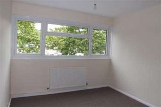  Image of 3 bedroom Terraced house to rent in Congreve Tinkers Bridge Milton Keynes MK6 at Milton Keynes, MK6 3DR