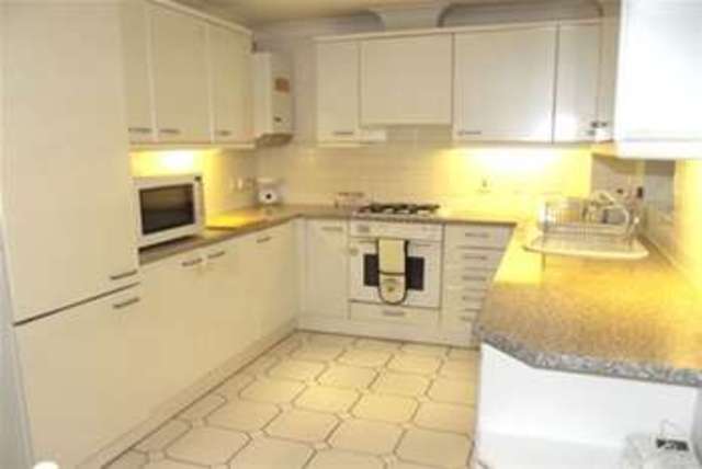  Image of 2 bedroom Flat to rent in Oakleigh Park North London N20 at London, N20 9AQ