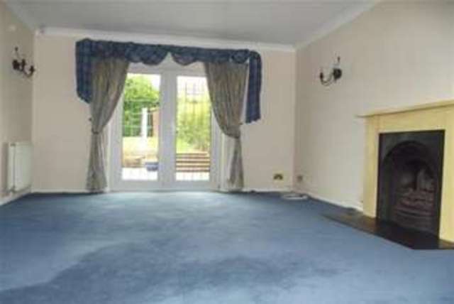  Image of 4 bedroom Detached house to rent in Tolmers Road Cuffley Potters Bar EN6 at Potters Bar, EN6 4JP