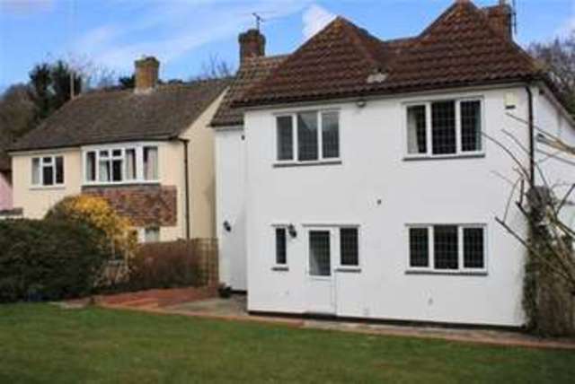  Image of 4 bedroom Detached house to rent in Tolmers Road Cuffley Potters Bar EN6 at Potters Bar, EN6 4JP
