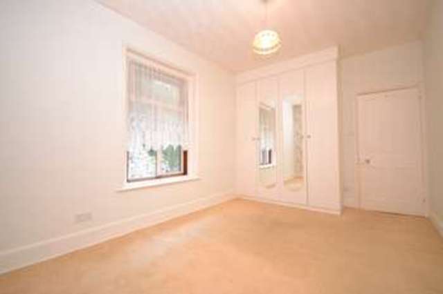  Image of 4 bedroom Flat for sale in Grove Road Ventnor PO38 at Ventnor Isle Of Wight, PO38 1TS