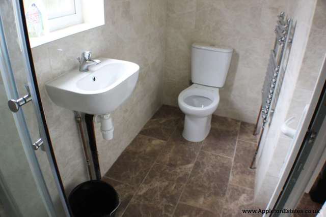  Image of 1 bedroom House Share to rent in Waddon Park Avenue Waddon Croydon CR0 at Waddon Park Avenue  Croydon, CR0 4LW