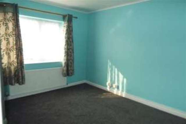  Image of 2 bedroom Maisonette to rent in Wash Road Hutton Brentwood CM13 at Brentwood, CM13 1DL