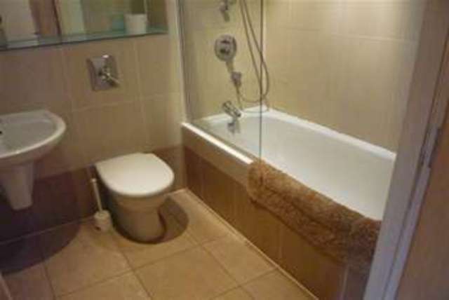  Image of 2 bedroom Flat to rent in Waterloo Street Leeds LS10 at Leeds, LS10 1JA
