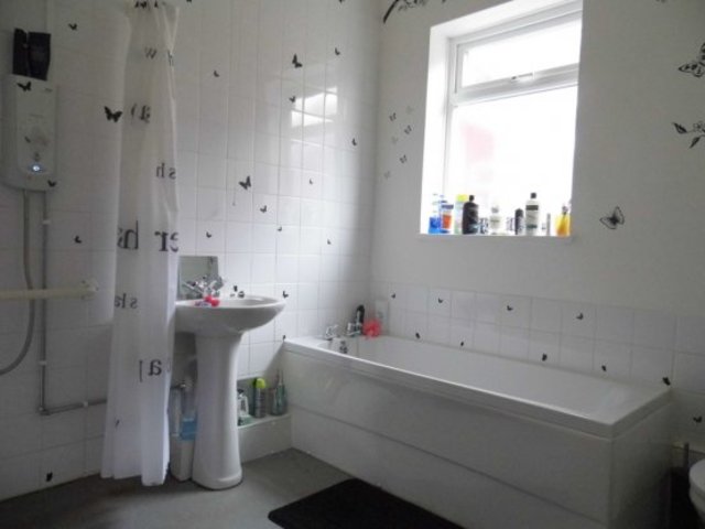  Image of 3 bedroom Terraced house for sale in Wellington Street Grimsby DN32 at Grimsby South Humberside Grimsby, DN32 7JS