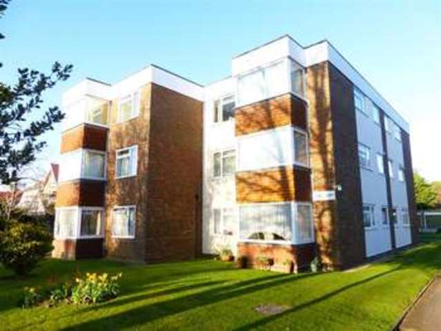  Image of 1 bedroom Flat for sale in West Avenue Worthing BN11 at Worthing West Sussex Worthing, BN11 5LZ