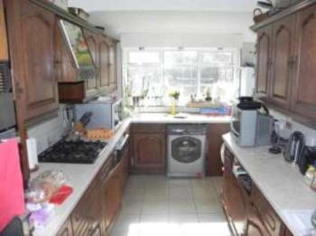  Image of 3 bedroom Terraced house for sale in Westbury Grove London N12 at London  Woodside Park, N12 7PE