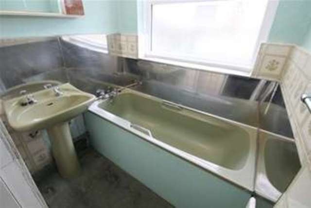  Image of 1 bedroom Detached house to rent in Westdown Road London SE6 at London, SE6 4RL