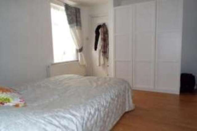  Image of 1 bedroom Flat for sale in Westway Caterham CR3 at Caterham Surrey Caterham, CR3 5TP