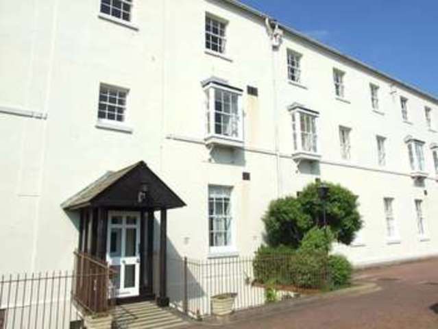  Image of 2 bedroom Flat to rent in Wellington Court Weymouth DT4 at Weymouth, DT4 8UA
