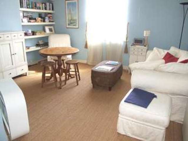  Image of 2 bedroom Flat to rent in Wellington Court Weymouth DT4 at Weymouth, DT4 8UA