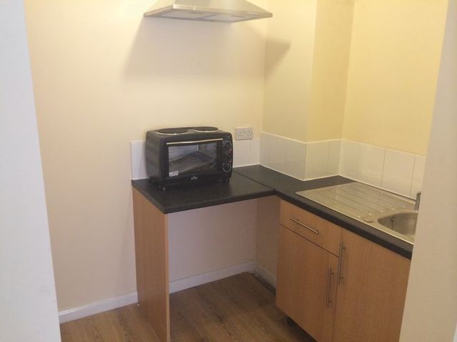  Image of Flat to rent in Wood Street London E17 at London  London, E17 3LL
