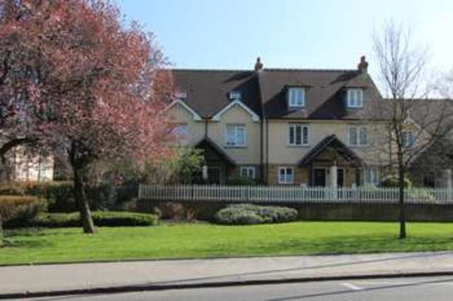  Image of 3 bedroom Terraced house to rent in Woodside Green Woodside Croydon SE25 at Woodside Green  London, SE25 5EU
