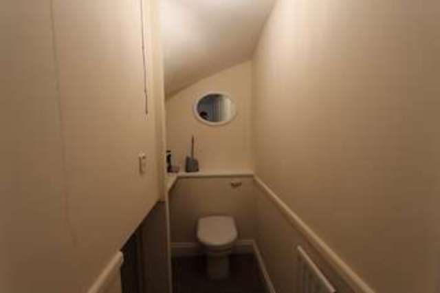  Image of 3 bedroom Terraced house to rent in Woodside Green Woodside Croydon SE25 at Woodside Green  London, SE25 5EU
