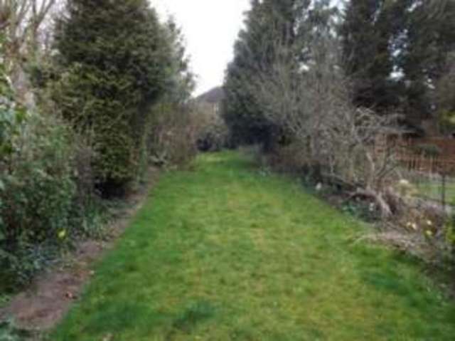  Image of 2 bedroom Maisonette for sale in Avon Close Worcester Park KT4 at Worcester Park  Worcester Park, KT4 7AQ