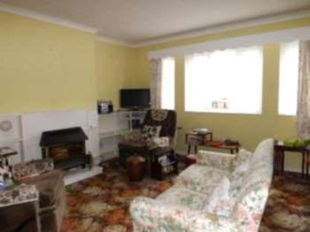  Image of 2 bedroom Maisonette for sale in Avon Close Worcester Park KT4 at Worcester Park  Worcester Park, KT4 7AQ